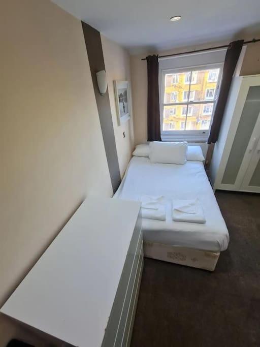 Lovely En-Suite Bedroom London Ngoại thất bức ảnh